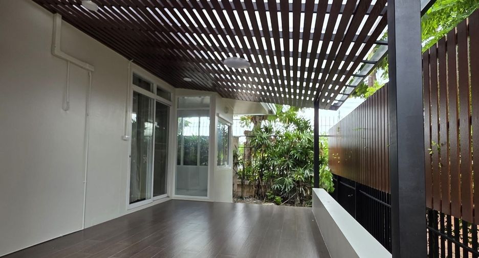 For rent 2 bedrooms house in Wang Thonglang, Bangkok