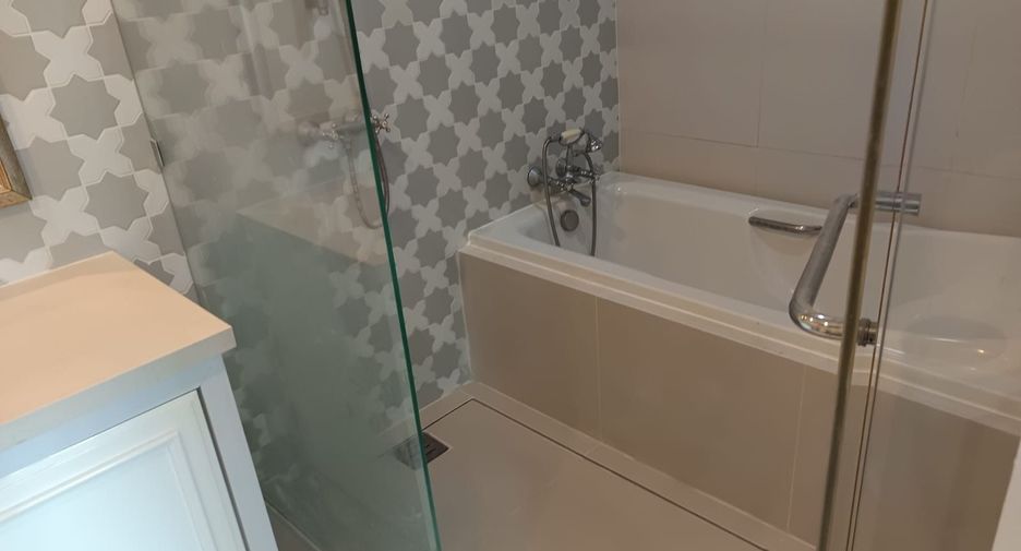 For rent 1 bed condo in Khlong Toei, Bangkok