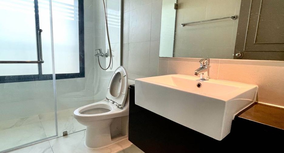 À vendre 3 chambres condo à Khlong Toei, Bangkok