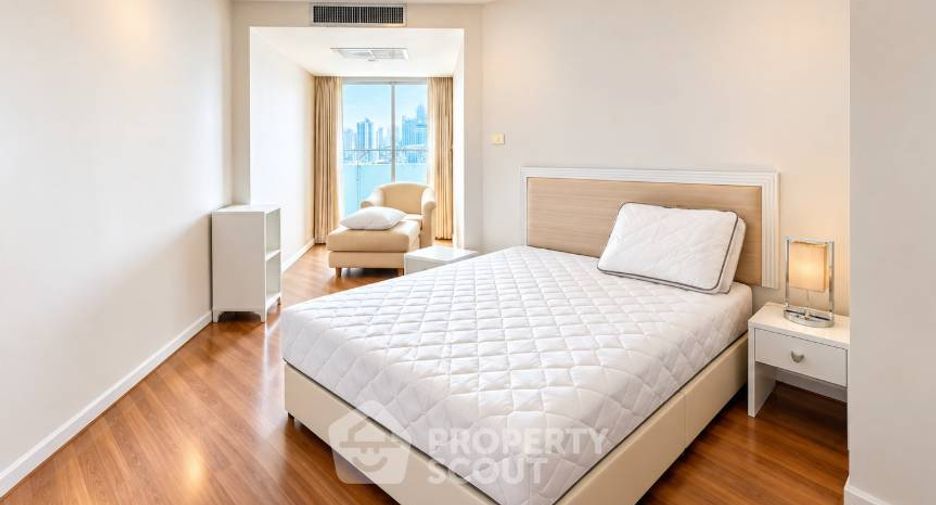 For rent and for sale 2 bedrooms condo in Watthana, Bangkok