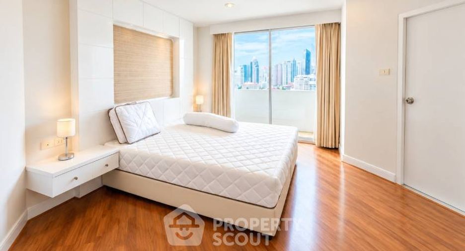 For rent and for sale 2 bedrooms condo in Watthana, Bangkok