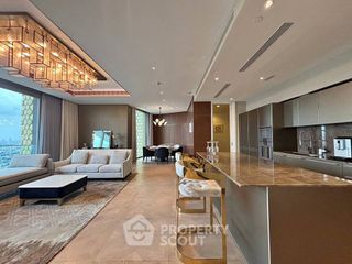For rent 3 bedrooms condo in Khlong San, Bangkok