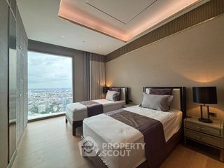 For rent 3 bedrooms condo in Khlong San, Bangkok