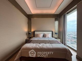 For rent 3 bedrooms condo in Khlong San, Bangkok