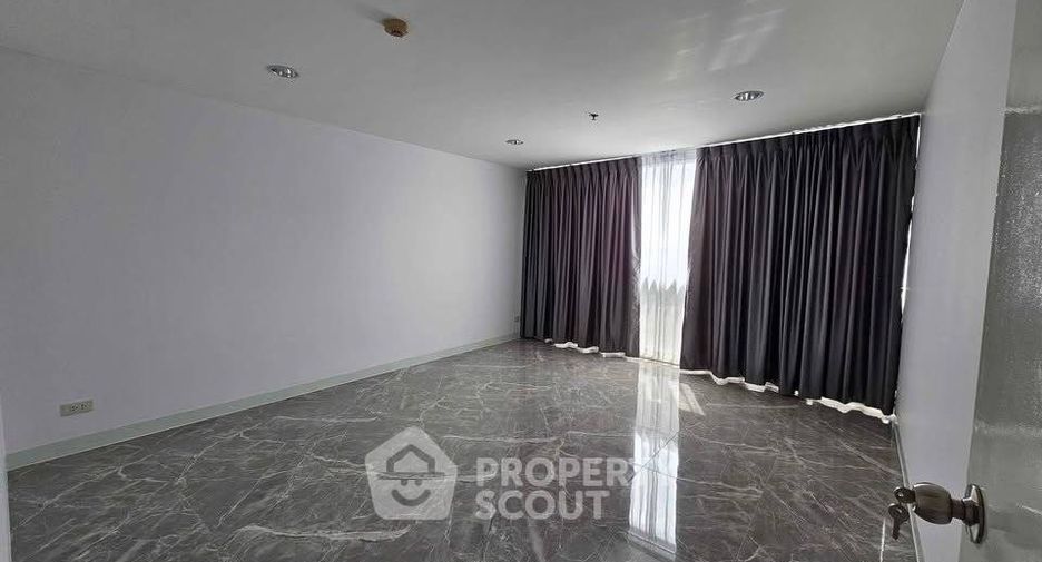 For rent and for sale 3 bedrooms condo in Yan Nawa, Bangkok