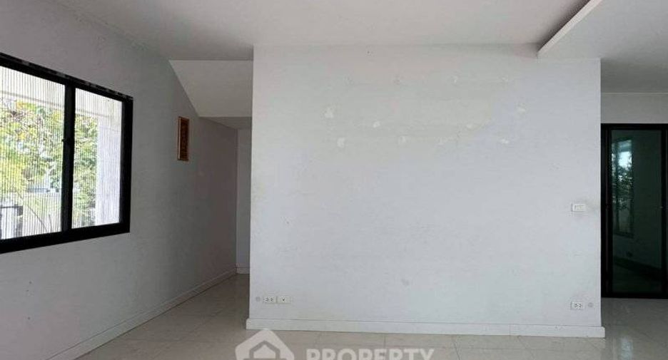 For sale 4 bedrooms house in Bang Khun Thian, Bangkok