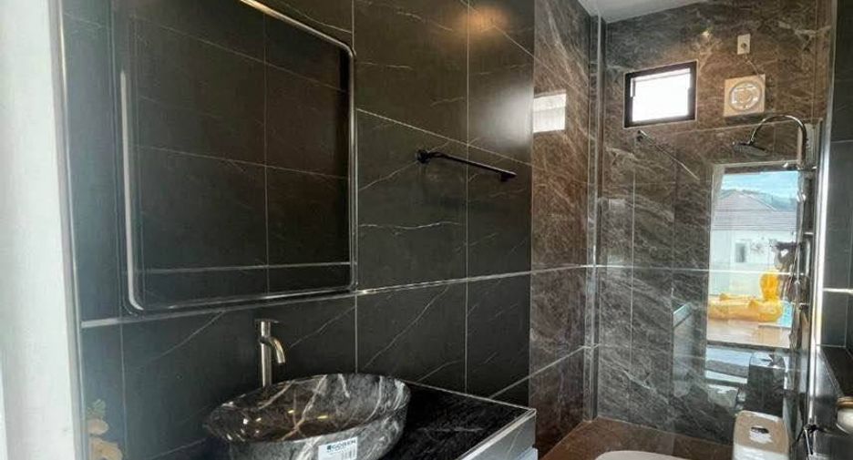 For sale 3 bedrooms house in Si Racha, Chonburi