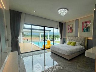 For sale 3 bedrooms house in Si Racha, Chonburi