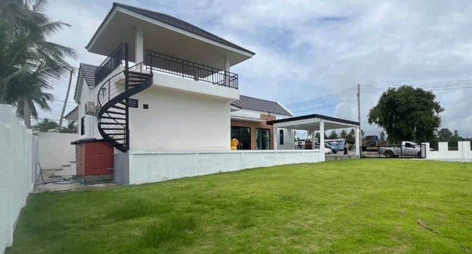 For sale 3 bedrooms house in Si Racha, Chonburi