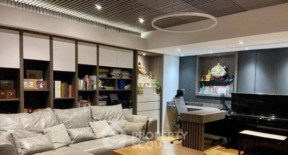 For sale 3 ベッドルーム condo in Watthana, Bangkok