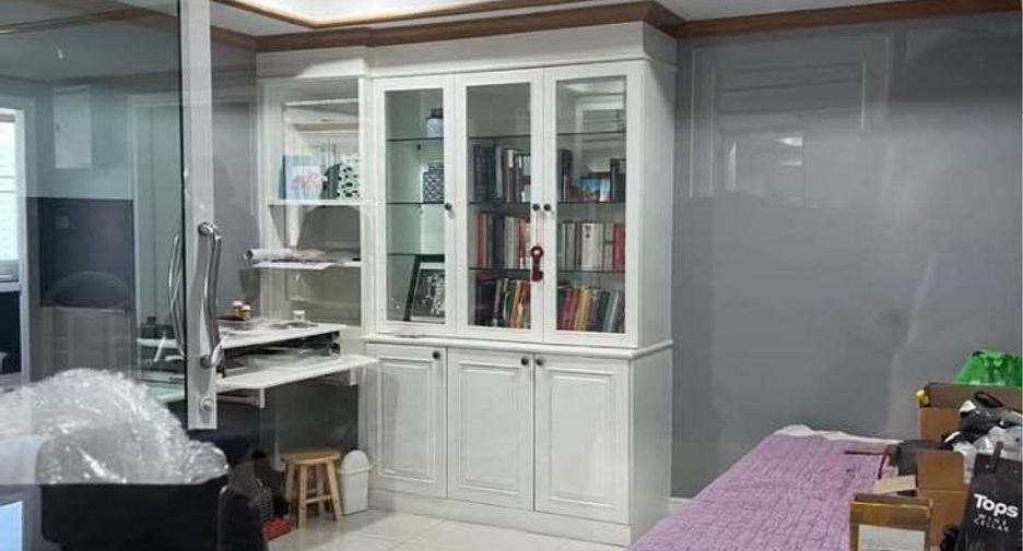 For sale 3 bedrooms condo in Yan Nawa, Bangkok