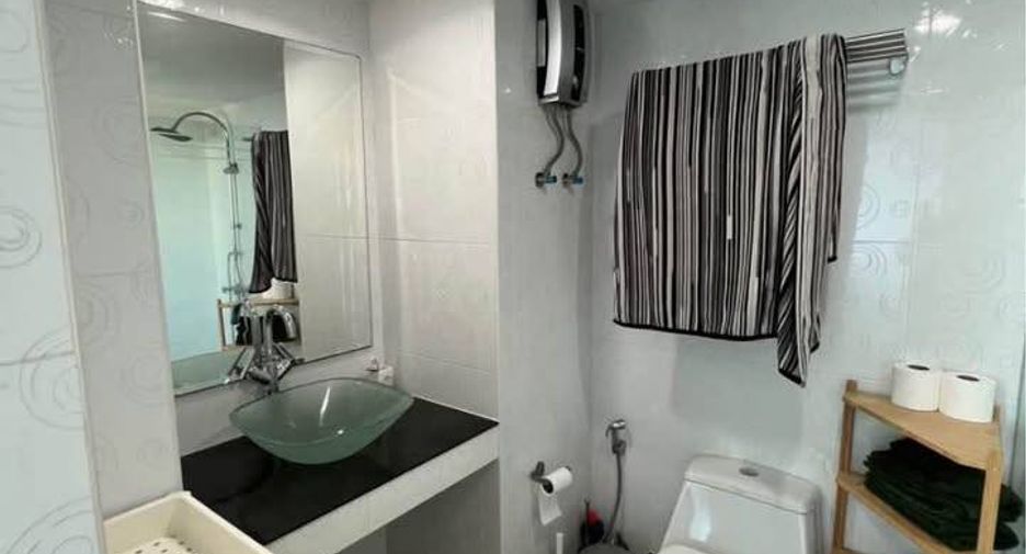For sale 3 bedrooms condo in Yan Nawa, Bangkok