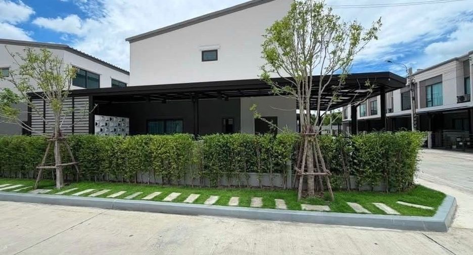 For rent 3 bedrooms townhouse in Bang Phli, Samut Prakan