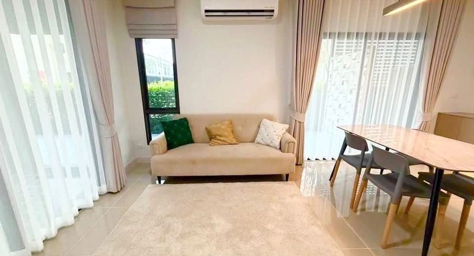 For rent 3 bedrooms townhouse in Bang Phli, Samut Prakan