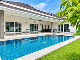 À vendre et à louer 4 chambres villa à Cha Am, Phetchaburi