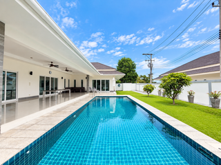 À vendre et à louer 4 chambres villa à Cha Am, Phetchaburi