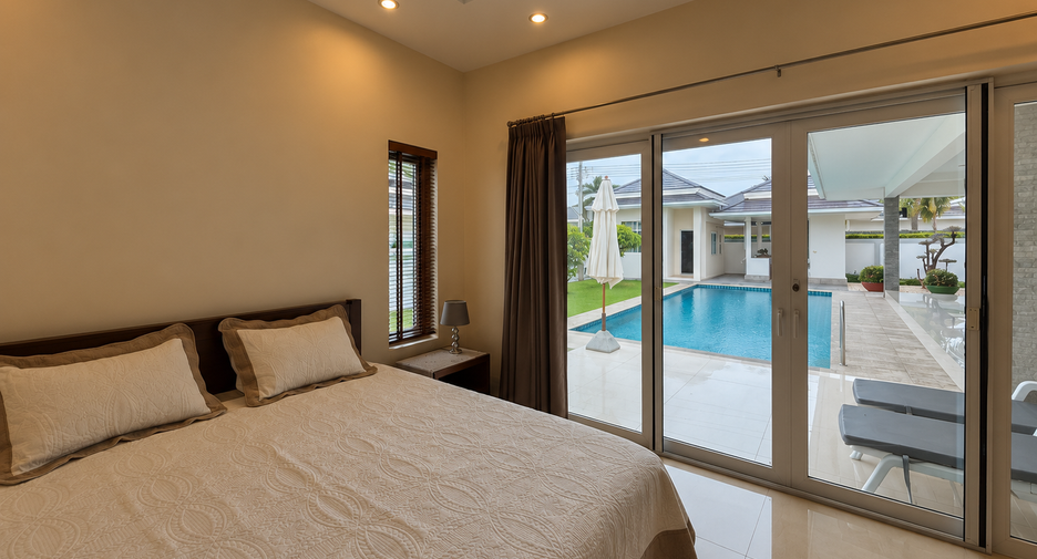 À vendre et à louer 4 chambres villa à Cha Am, Phetchaburi