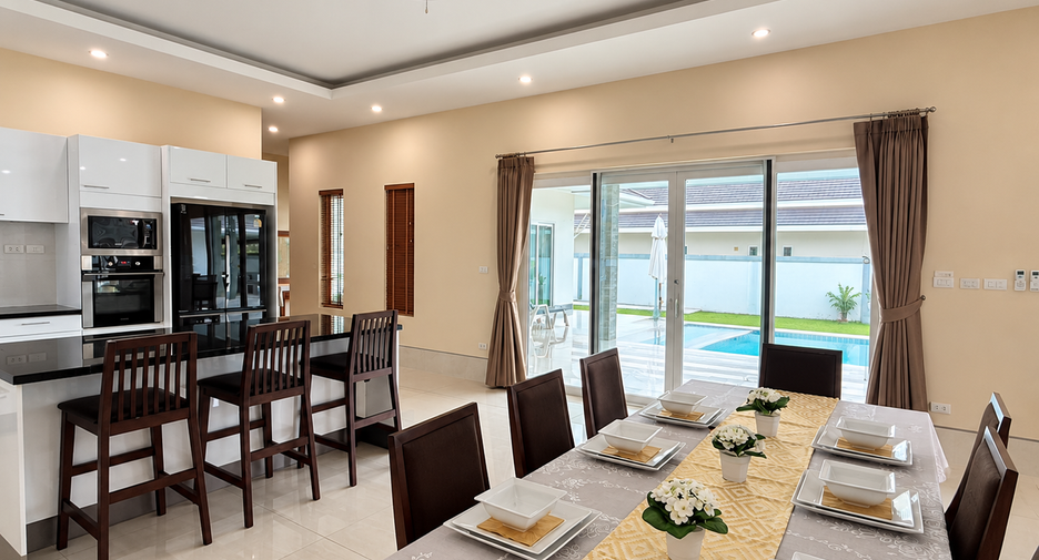 À vendre et à louer 4 chambres villa à Cha Am, Phetchaburi