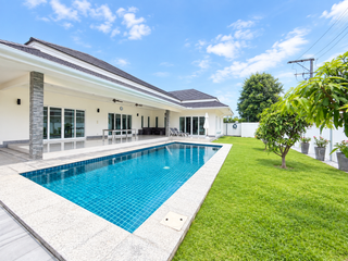 À vendre et à louer 4 chambres villa à Cha Am, Phetchaburi