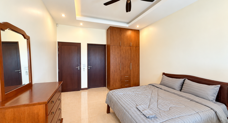 À vendre et à louer 4 chambres villa à Cha Am, Phetchaburi
