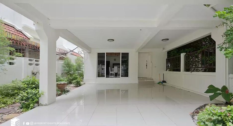 出租 5 卧室 联排别墅 在 Khlong Toei, 曼谷