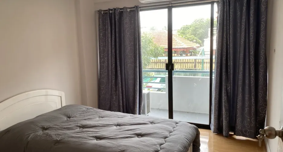 For sale 2 bedrooms condo in Phra Khanong, Bangkok