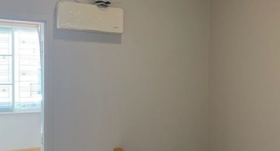 For rent 4 bedrooms townhouse in Bang Phli, Samut Prakan