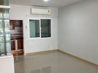 For rent 4 bedrooms townhouse in Bang Phli, Samut Prakan