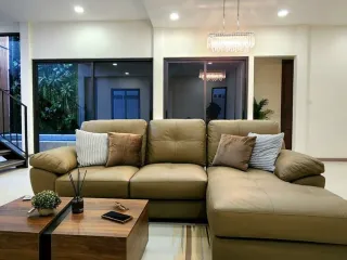 Casa en alquiler de 3 habitaciones en Phra Khanong, Bangkok