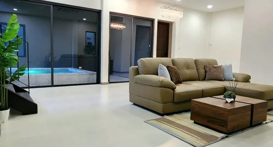 Casa en alquiler de 3 habitaciones en Phra Khanong, Bangkok