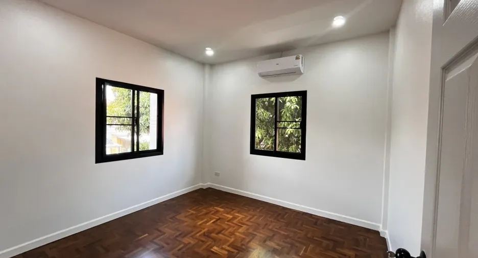 À vendre 4 chambres maison à Hang Dong, Chiang Mai