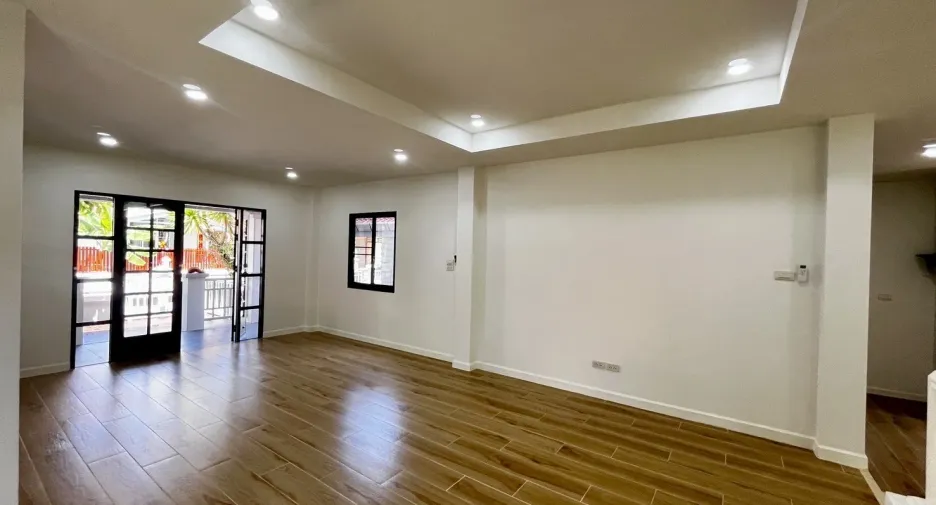 À vendre 4 chambres maison à Hang Dong, Chiang Mai