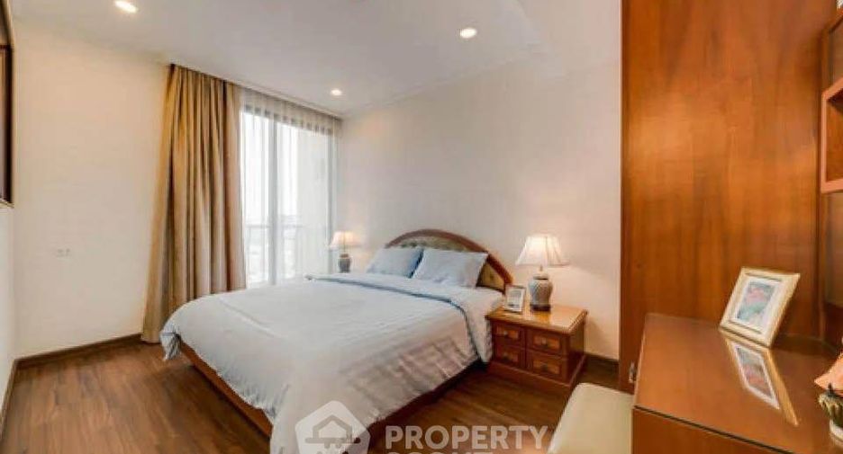 For rent 2 bedrooms condo in Sathon, Bangkok
