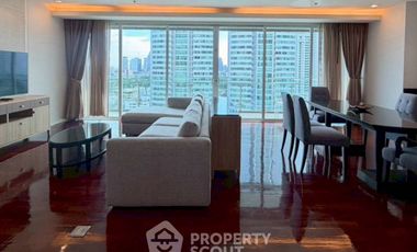 For rent 3 bedrooms apartment in Khlong Toei, Bangkok