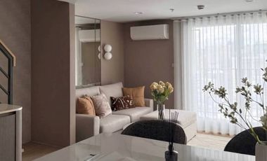 For rent 2 bedrooms condo in Bang Rak, Bangkok