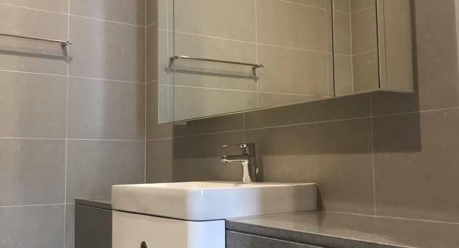 For rent 1 bed condo in Pathum Wan, Bangkok