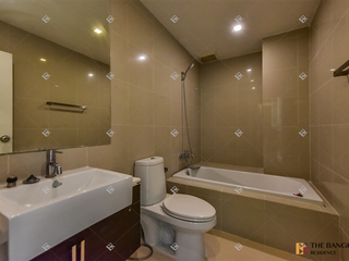 For rent 3 bedrooms condo in Phaya Thai, Bangkok