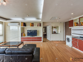 For rent 3 bedrooms condo in Phaya Thai, Bangkok