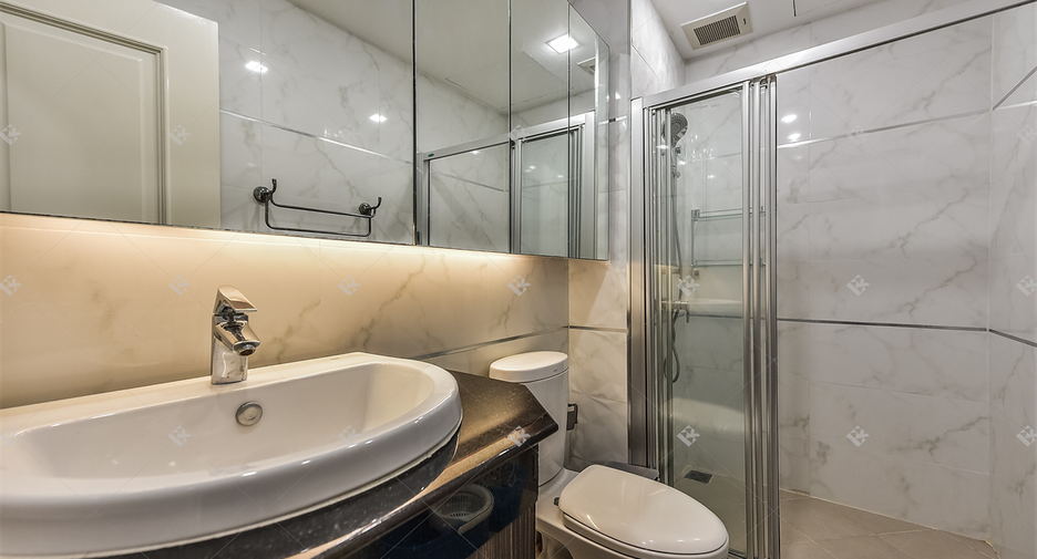 For rent 2 bedrooms condo in Phaya Thai, Bangkok