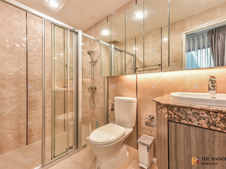 For rent 2 bedrooms condo in Phaya Thai, Bangkok