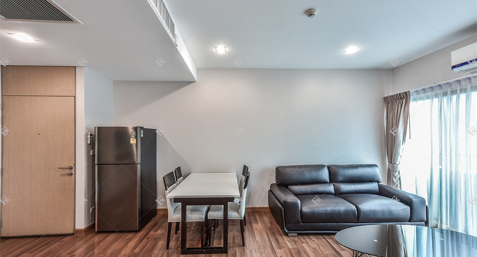 For rent 2 bedrooms condo in Phaya Thai, Bangkok