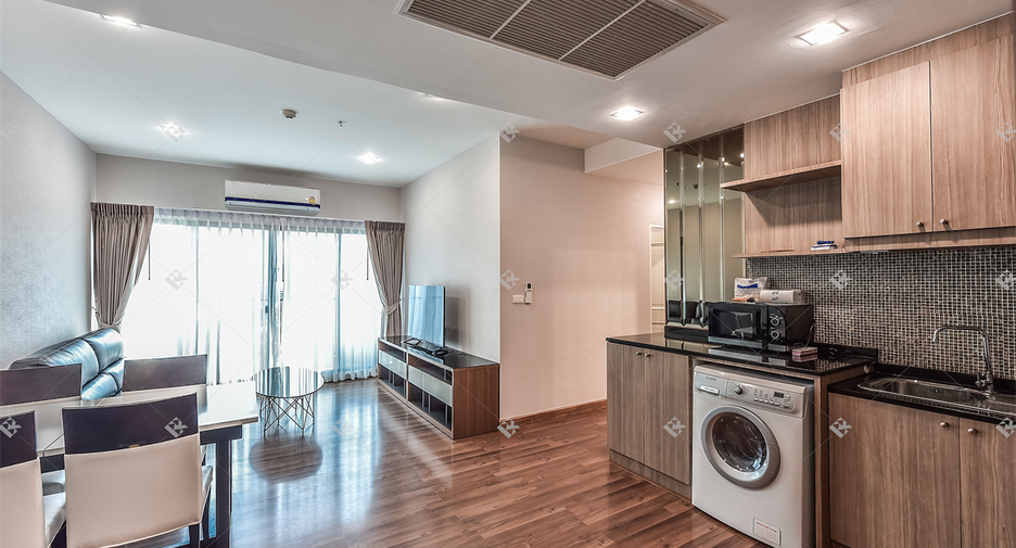 For rent 2 bedrooms condo in Phaya Thai, Bangkok