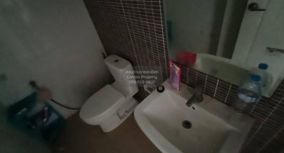For sale 3 bedrooms townhouse in Mueang Samut Prakan, Samut Prakan
