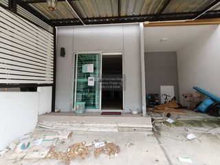 For sale 3 bedrooms townhouse in Mueang Samut Prakan, Samut Prakan