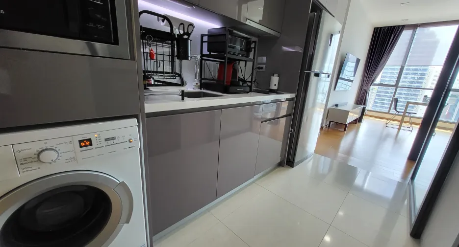 For rent 1 bed condo in Khlong Toei, Bangkok