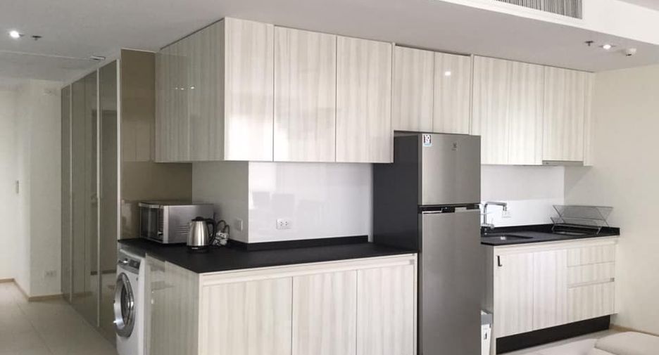 Condo en alquiler y en venta de 2 habitaciones en Watthana, Bangkok