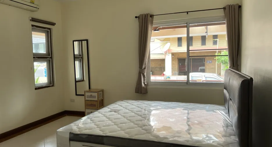 For rent 4 bedrooms house in San Sai, Chiang Mai