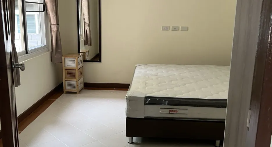 For rent 4 bedrooms house in San Sai, Chiang Mai
