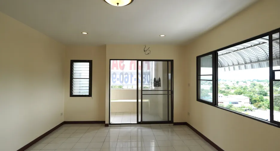 For sale studio condo in Saraphi, Chiang Mai
