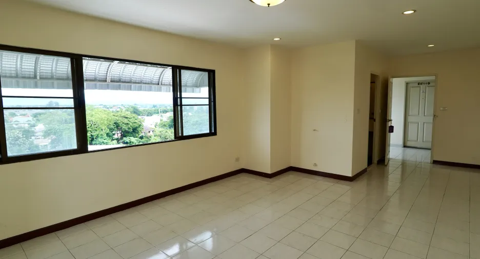For sale studio condo in Saraphi, Chiang Mai